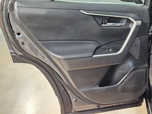 Used 2021 Toyota RAV4 XLE FWD image 34