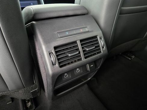 Used 2024 Land Rover Discovery Sport Dynamic SE AWD/4WD image 13