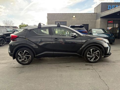 Used 2021 Toyota C-HR Limited FWD image 4