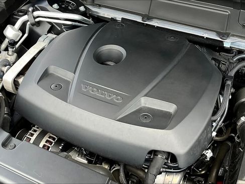 Used 2019 Volvo XC60 T5 Momentum FWD image 32