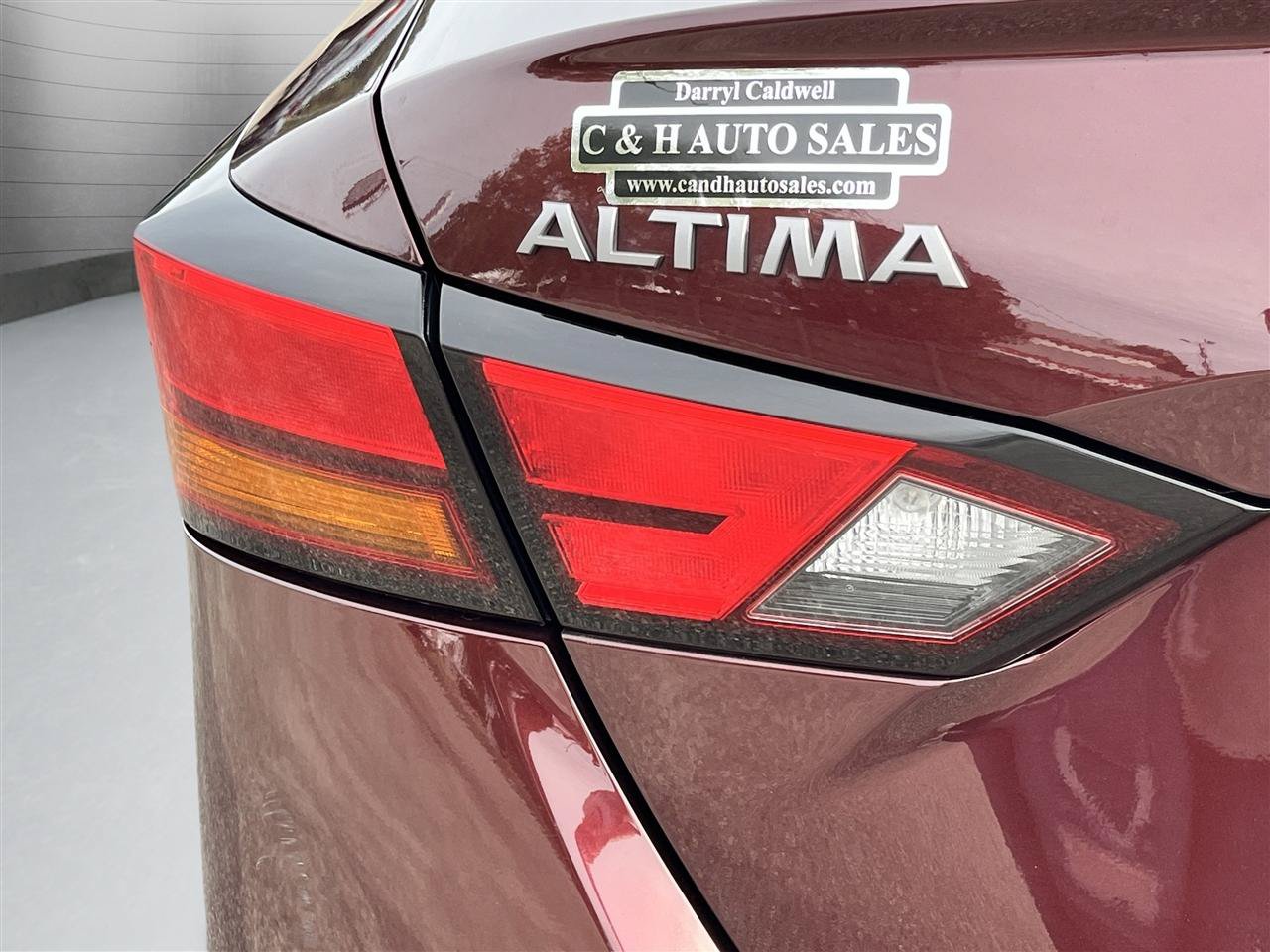 Used 2025 Nissan Altima 2.5 SV FWD image 9