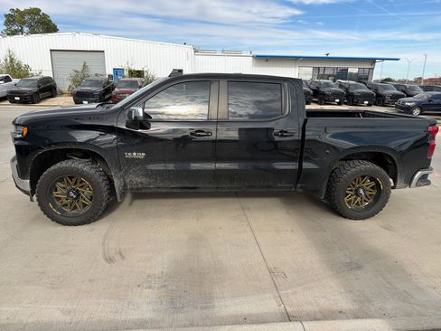 Used 2022 Chevrolet Silverado 1500 LT w/ Safety Package image 2