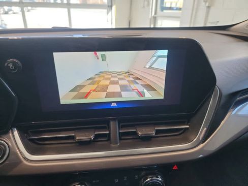 Used 2025 Chevrolet Trax ACTIV image 16