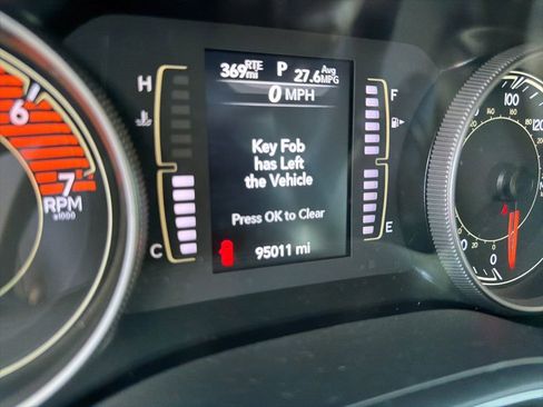 Used 2019 Jeep Cherokee Latitude Plus FWD image 6