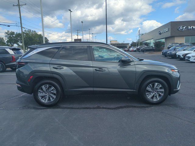Used 2022 Hyundai Tucson Blue AWD/4WD image 3