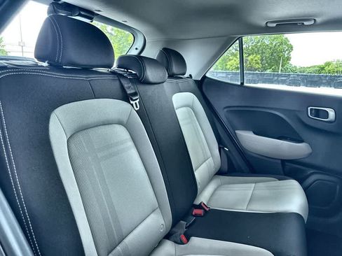 Used 2025 Hyundai Venue SEL FWD image 26