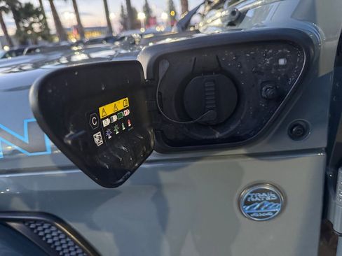 Used 2024 Jeep Wrangler Unlimited Rubicon 4xe image 40