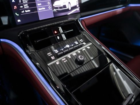 New 2026 Porsche Panamera 4 image 16