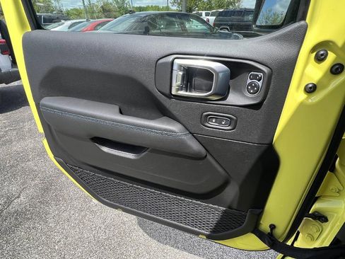 New 2023 Jeep Wrangler Unlimited Rubicon 4xe w/ Cold Weather Group image 25