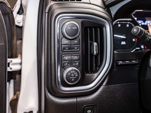 Used 2021 GMC Sierra 3500 Denali w/ Denali Ultimate Package image 19