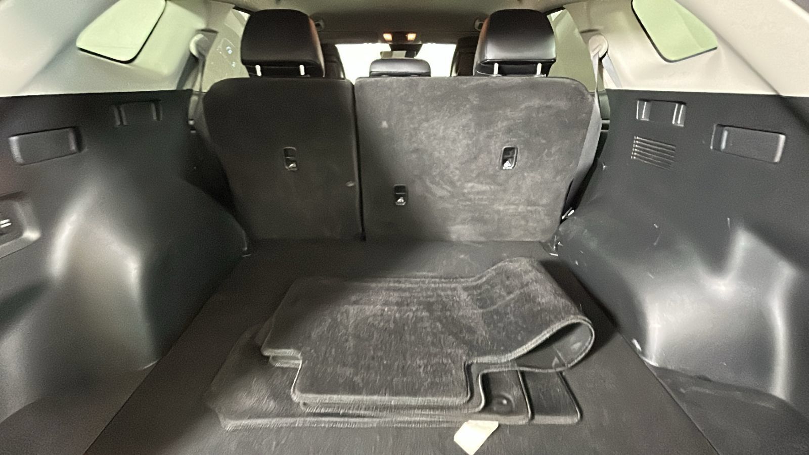 Used 2023 Kia Sportage EX FWD image 32