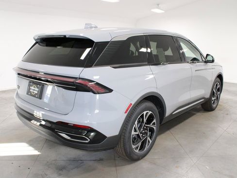 New 2026 Lincoln Nautilus Premier image 8