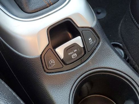 Used 2021 Jeep Compass Latitude FWD image 19