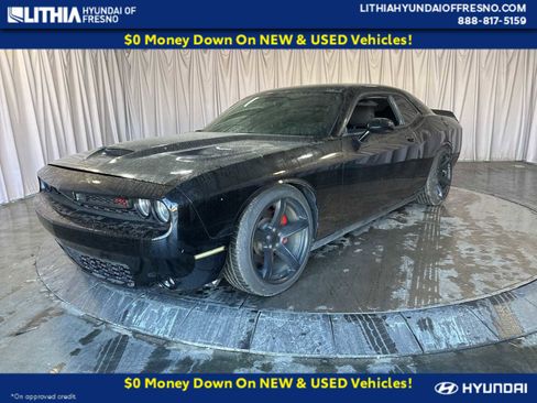 Used 2018 Dodge Challenger R/T w/ Blacktop Package image 1