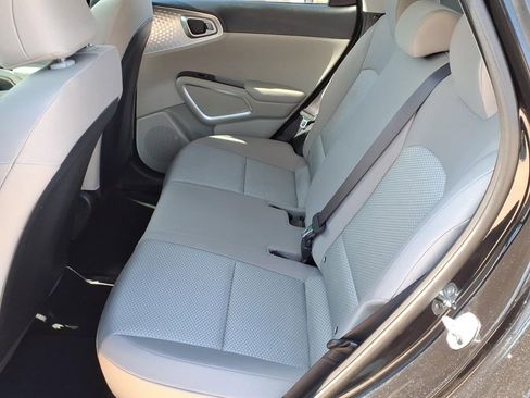 Used 2025 Kia Soul LX image 12