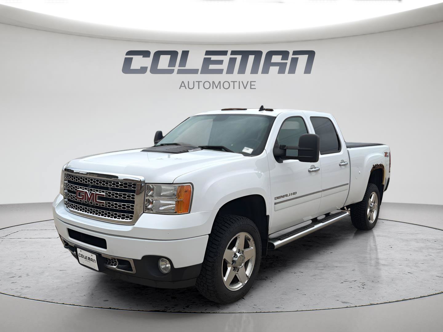 Used 2014 GMC Sierra 2500 Denali w/ Suspension Package, Off-Road AWD/4WD image 1