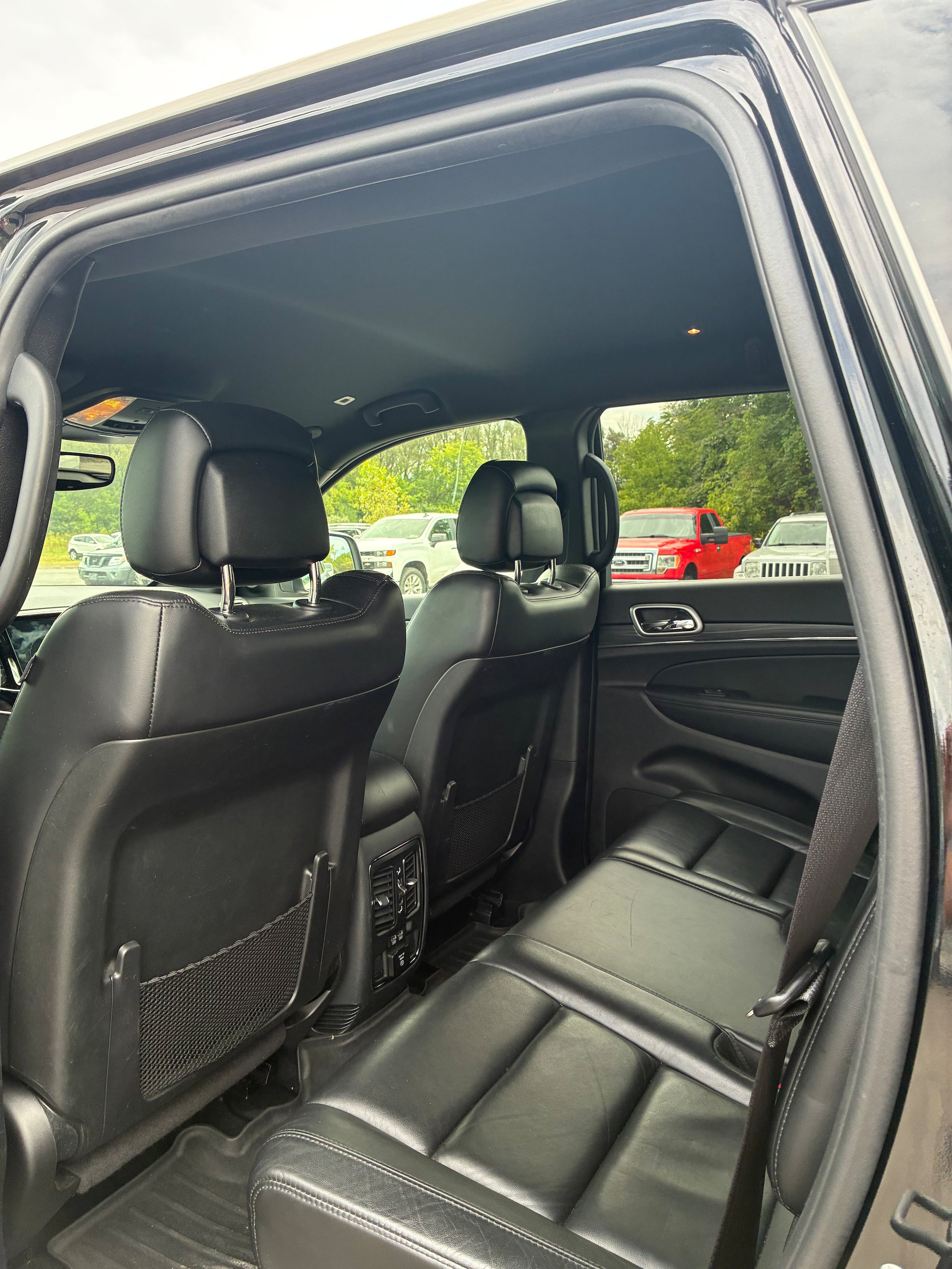 Used 2019 Jeep Grand Cherokee Limited AWD/4WD image 16