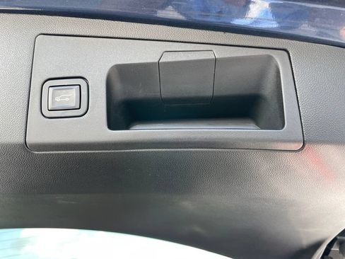 Used 2018 Cadillac XT5 Luxury w/ Driver Awareness Package FWD image 42