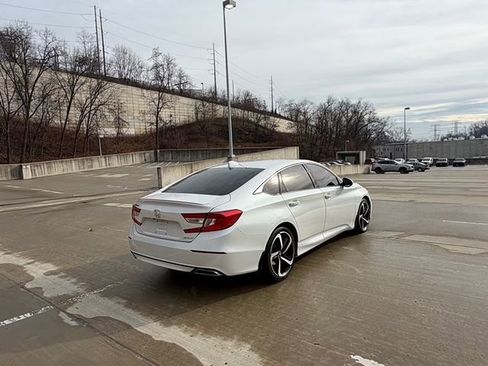 Used 2019 Honda Accord Sport image 5