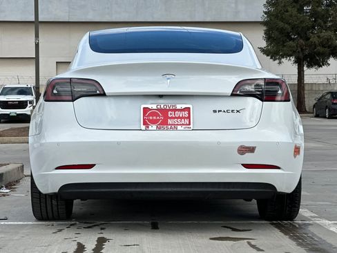 Used 2020 Tesla Model 3 Standard Range Plus image 8