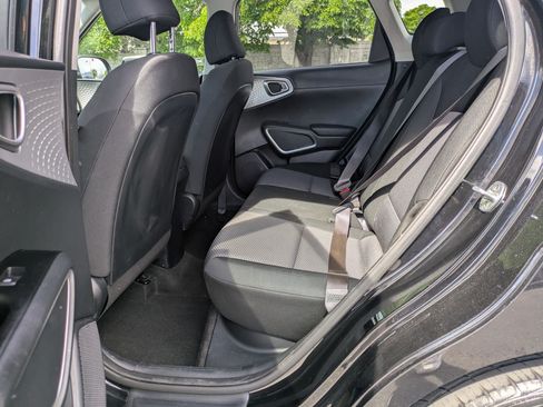 Used 2022 Kia Soul LX w/ Technology Package FWD image 24