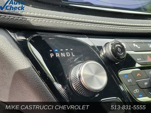 Used 2025 Chrysler Pacifica Limited FWD image 18