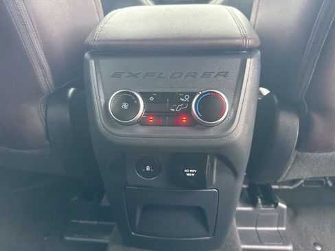 Used 2026 Ford Explorer Platinum w/ LUX Leather Package AWD/4WD image 12