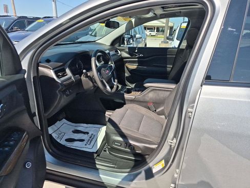 Used 2023 GMC Acadia SLE w/ Driver Convenience Package AWD/4WD image 17