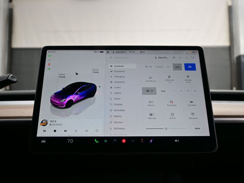 Used 2022 Tesla Model 3 Performance image 23