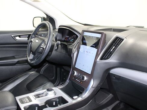 Used 2021 Ford Edge Titanium image 27