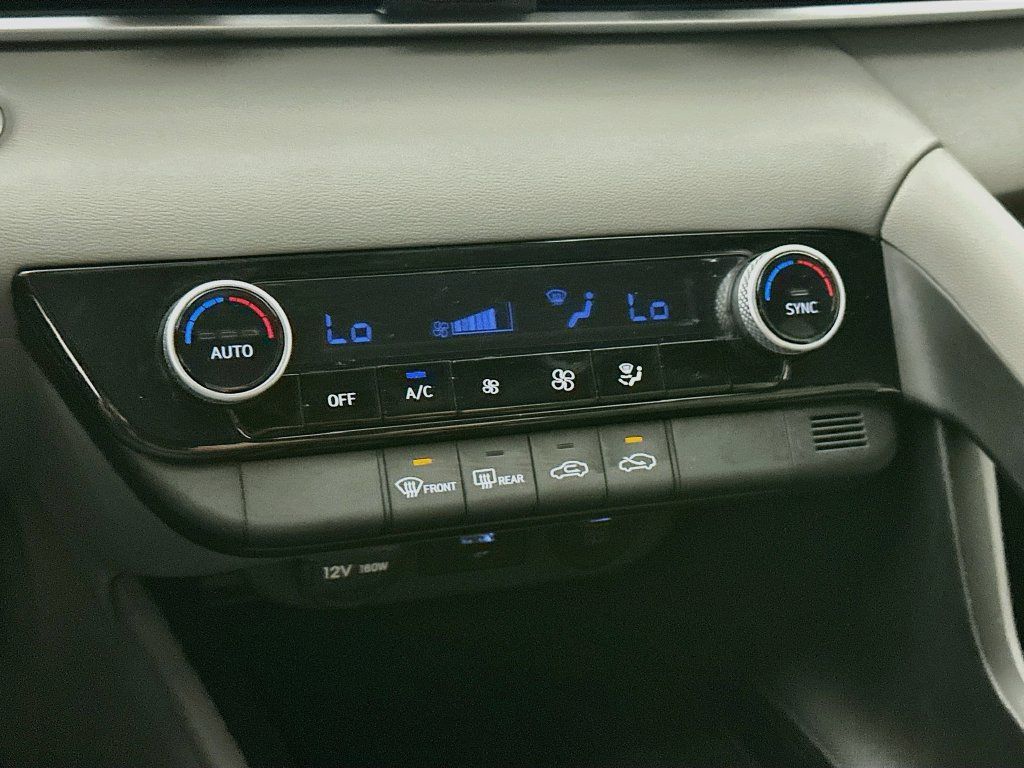 Used 2025 Hyundai Elantra Sport FWD image 18