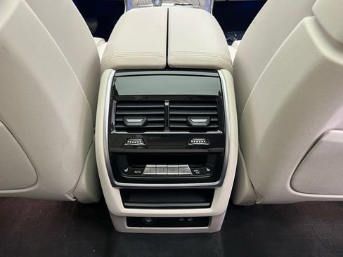 Used 2022 BMW X7 xDrive40i w/ Executive Package AWD/4WD image 10