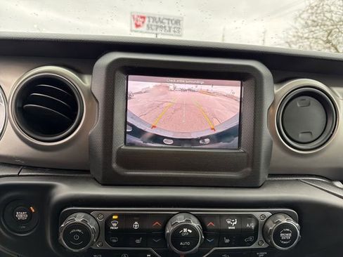 Used 2021 Jeep Wrangler Unlimited Sport image 25