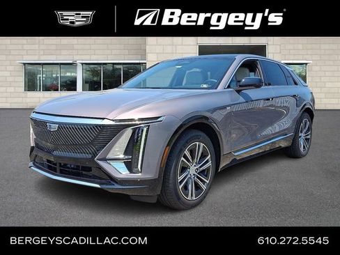 New 2025 Cadillac Lyriq Luxury image 1