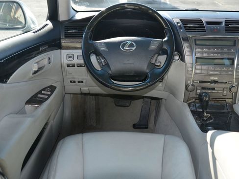 Used 2007 Lexus LS 460 image 35