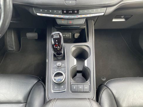 Used 2022 Cadillac XT4 Premium Luxury w/ Safety Alert Package FWD image 11