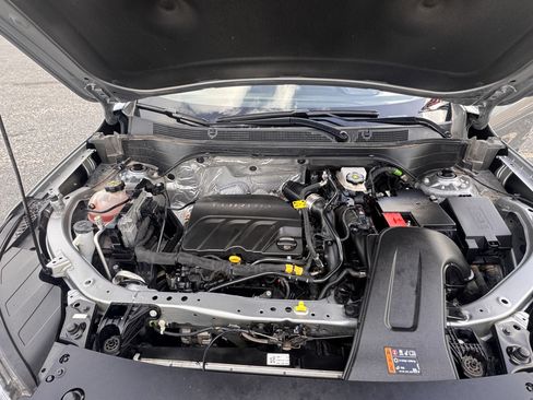 Used 2025 Chevrolet Trax LT FWD image 10