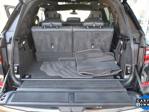 Used 2022 BMW X7 M50i w/ Cold Weather Package image 11