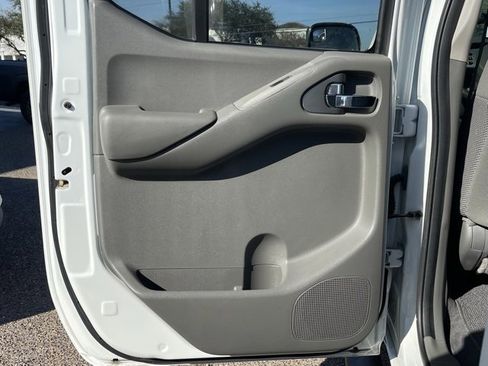 Used 2019 Nissan Frontier SV w/ Value Truck Package image 8