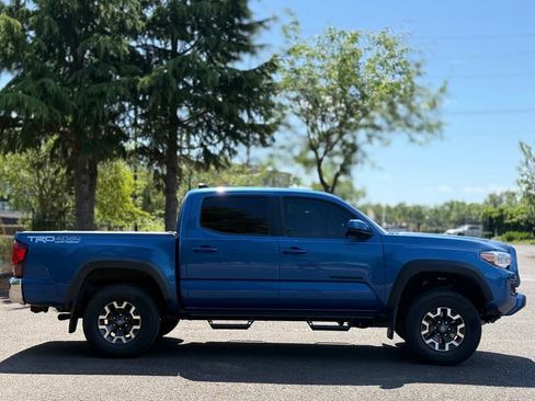 Used 2018 Toyota Tacoma TRD Off-Road AWD/4WD image 6