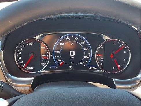 Used 2023 Chevrolet Traverse Premier FWD image 15