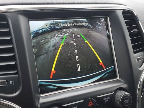 Used 2018 Jeep Grand Cherokee Overland image 31