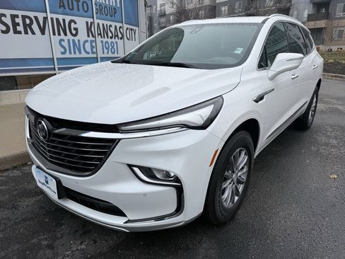 Used 2022 Buick Enclave Premium image 10