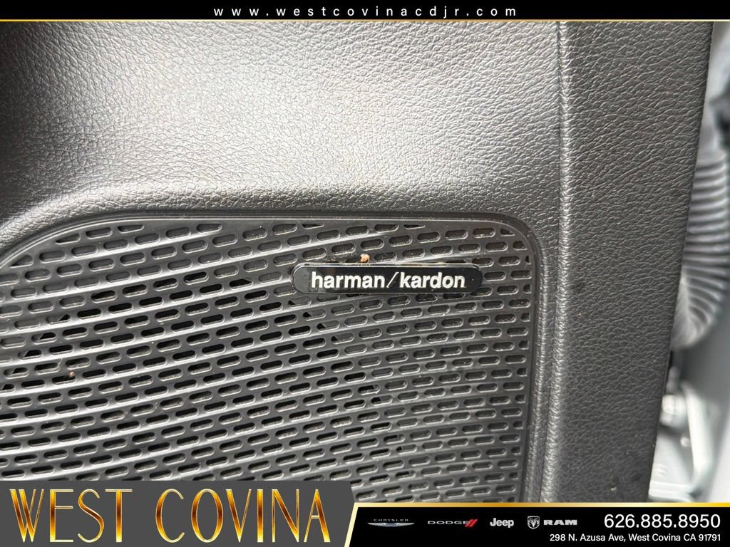 Used 2023 Chrysler Pacifica Pinnacle FWD image 22