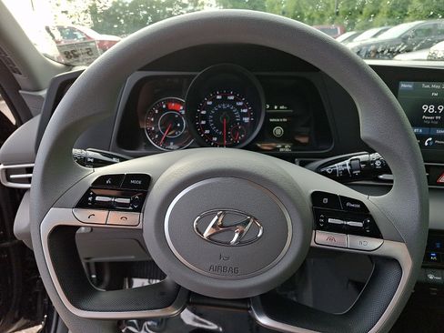 Certified 2023 Hyundai Elantra SEL FWD image 21