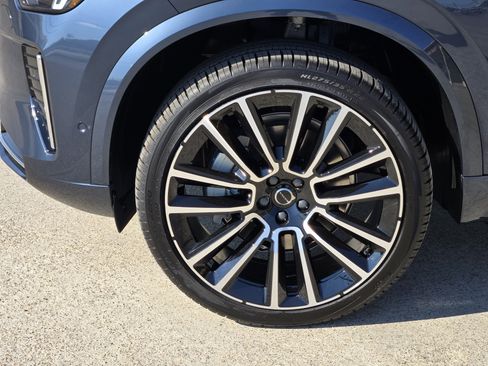 New 2026 Volvo XC90 B6 Plus image 12