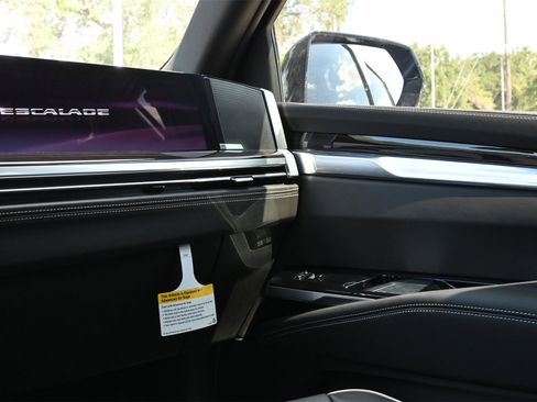 New 2025 Cadillac Escalade ESV Premium Luxury w/ LPO, Radiant Package image 8