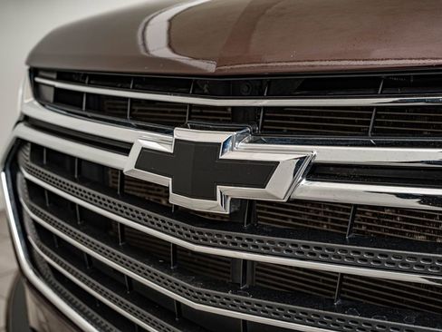 Used 2020 Chevrolet Traverse LT FWD image 12
