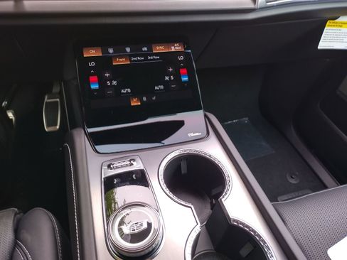 New 2026 Cadillac Vistiq Luxury image 18