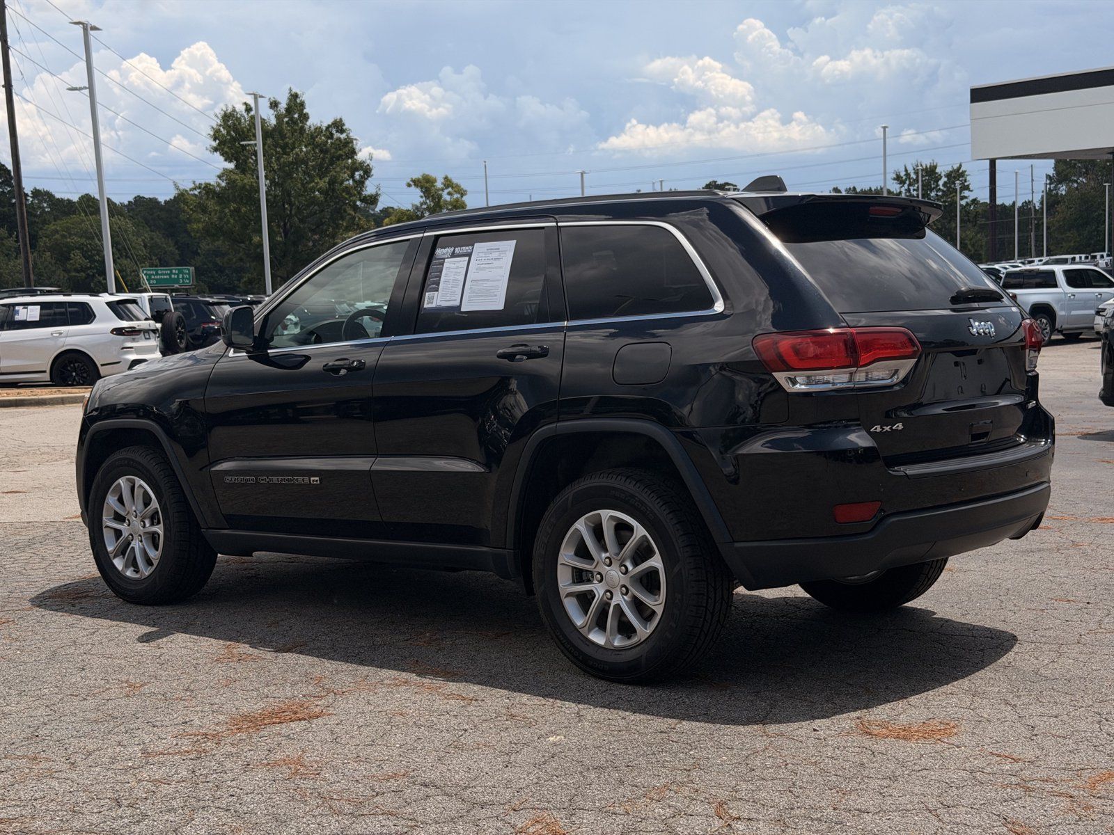 Used 2022 Jeep Grand Cherokee Laredo E AWD/4WD image 10